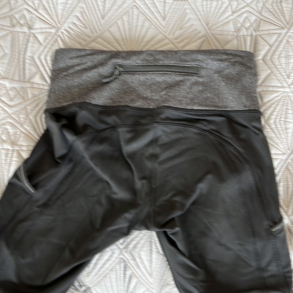 ❄️Lululemon Toasty Tech tights❄️ Great for winter! - Picture 3 of 5